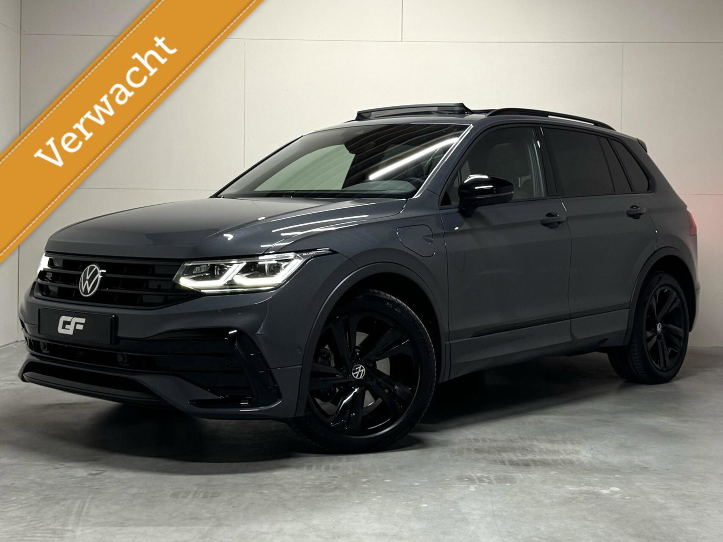 Volkswagen Tiguan 1.4 TSI eHybrid Black Style R-Line Pano Sfeer Camera NAP