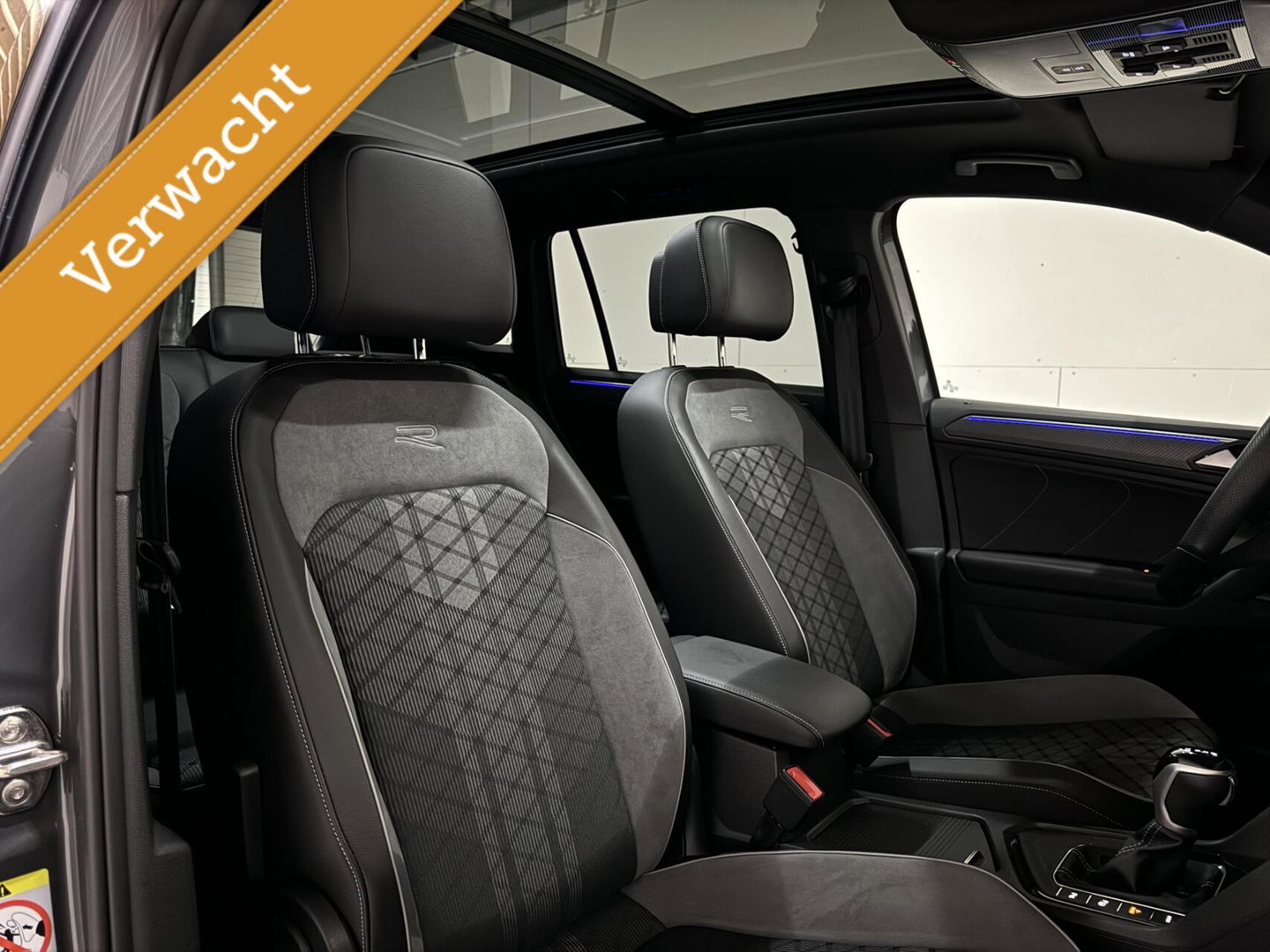 Volkswagen Tiguan 1.4 TSI eHybrid Black Style R-Line Pano Sfeer Camera NAP