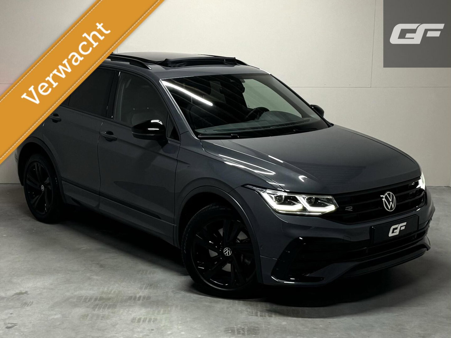 Volkswagen Tiguan 1.4 TSI eHybrid Black Style R-Line Pano Sfeer Camera NAP