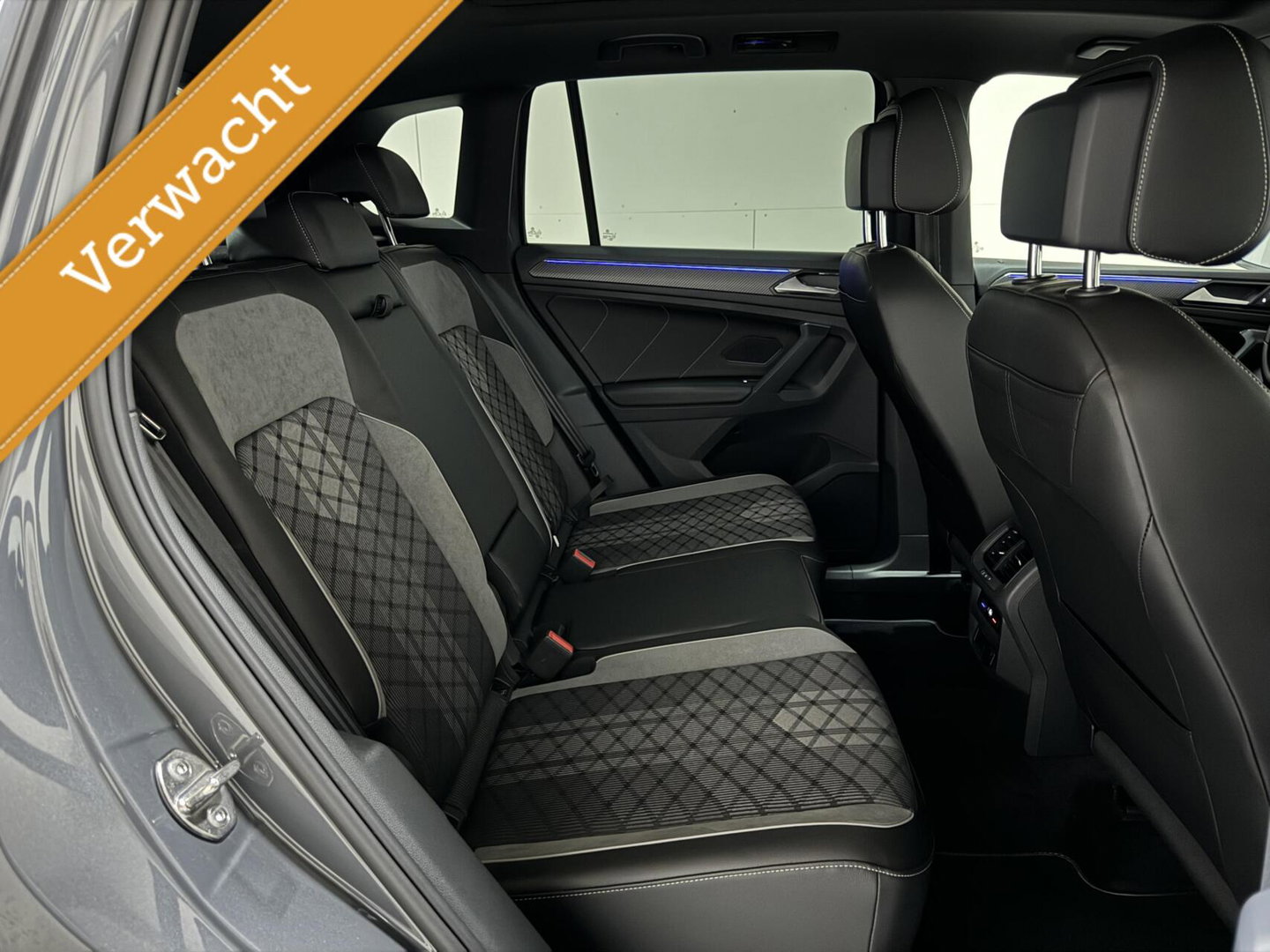 Volkswagen Tiguan 1.4 TSI eHybrid Black Style R-Line Pano Sfeer Camera NAP