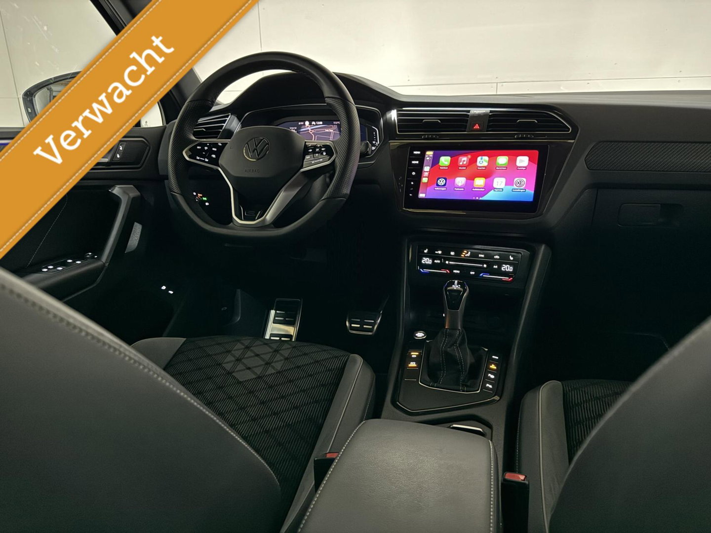 Volkswagen Tiguan 1.4 TSI eHybrid Black Style R-Line Pano Sfeer Camera NAP