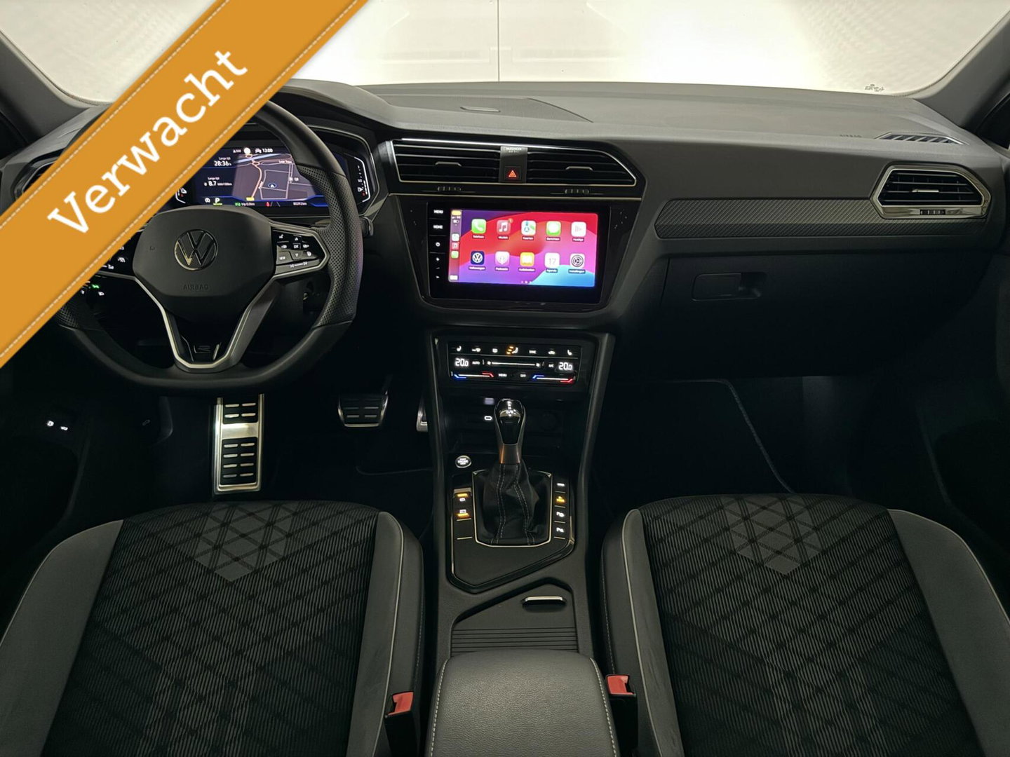 Volkswagen Tiguan 1.4 TSI eHybrid Black Style R-Line Pano Sfeer Camera NAP