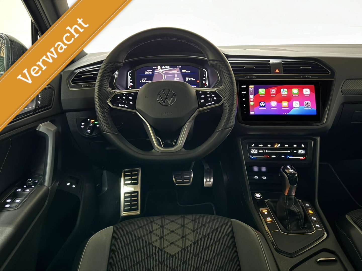 Volkswagen Tiguan 1.4 TSI eHybrid Black Style R-Line Pano Sfeer Camera NAP