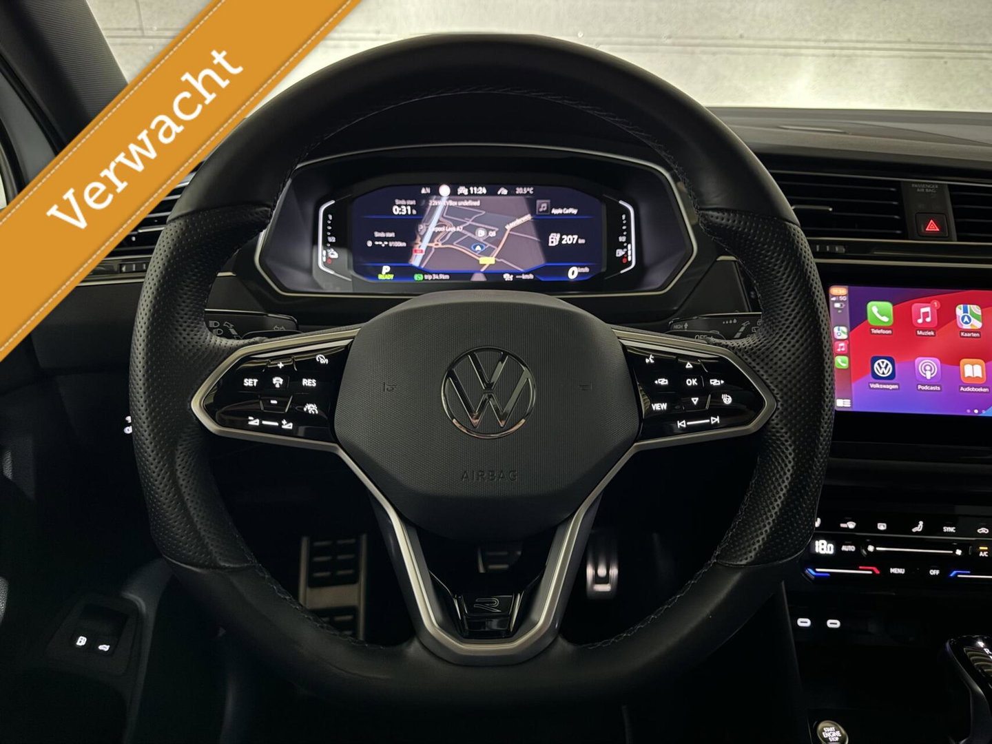 Volkswagen Tiguan 1.4 TSI eHybrid Black Style R-Line Pano Sfeer Camera NAP