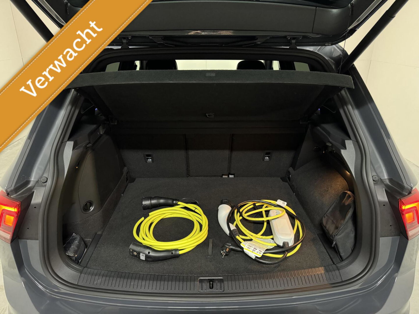 Volkswagen Tiguan 1.4 TSI eHybrid Black Style R-Line Pano Sfeer Camera NAP