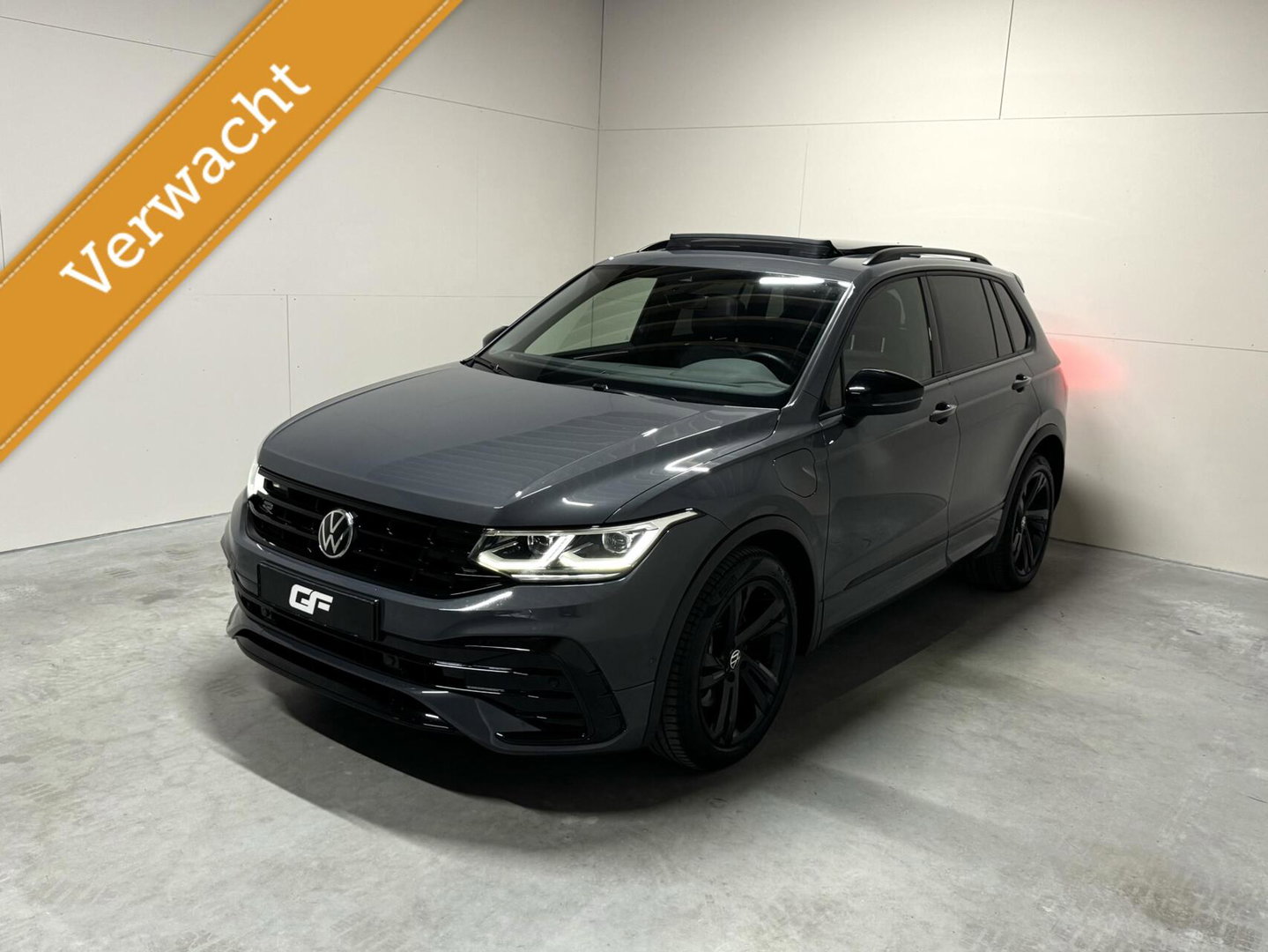 Volkswagen Tiguan 1.4 TSI eHybrid Black Style R-Line Pano Sfeer Camera NAP