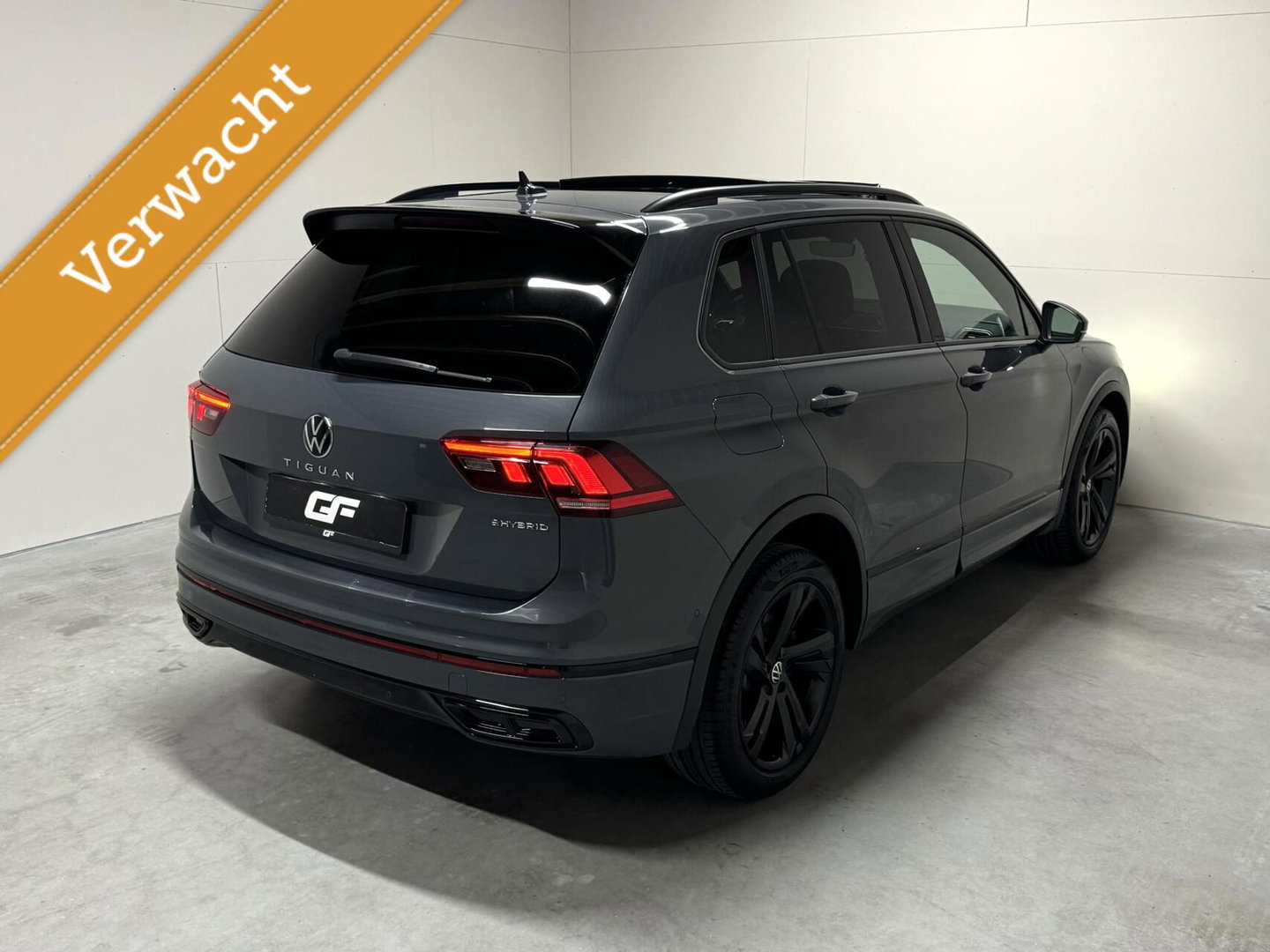 Volkswagen Tiguan 1.4 TSI eHybrid Black Style R-Line Pano Sfeer Camera NAP