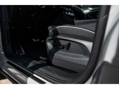 Škoda Kodiaq 1.5 TSI PHEV Sportline | PANO | TREKHAAK | 20" VELGEN | STEEL GREY