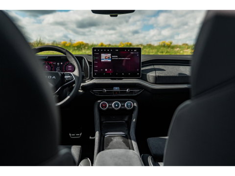 Škoda Kodiaq 1.5 TSI PHEV Sportline | PANO | TREKHAAK | 20" VELGEN | STEEL GREY