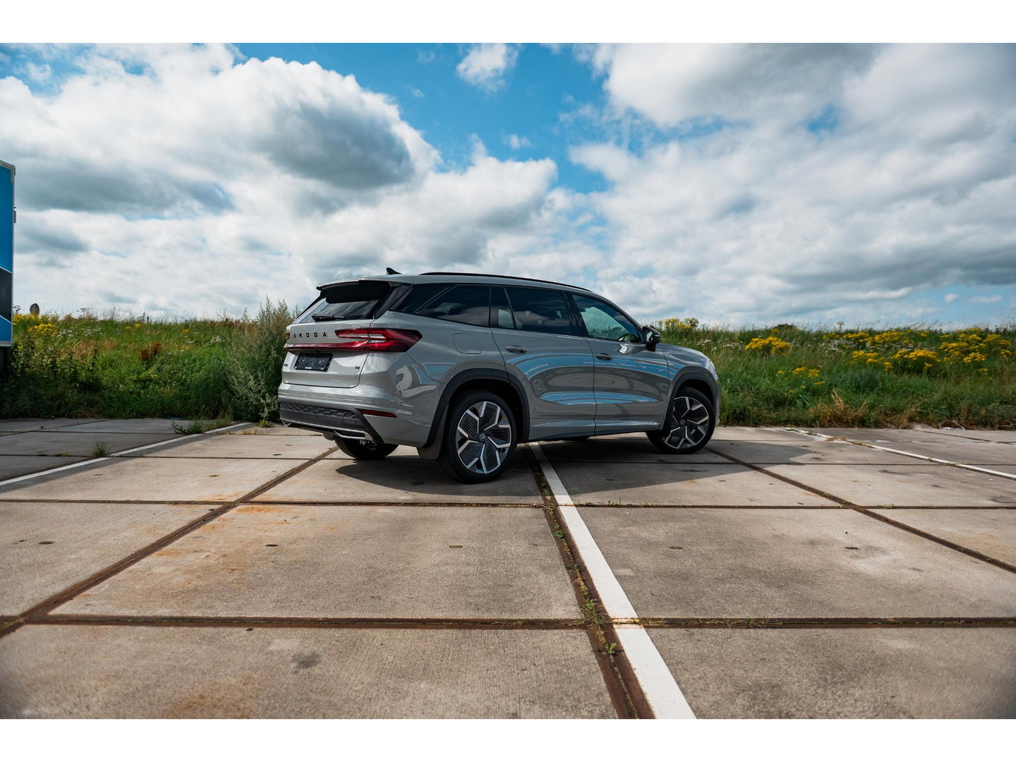 Škoda Kodiaq 1.5 TSI PHEV Sportline | PANO | TREKHAAK | 20" VELGEN | STEEL GREY