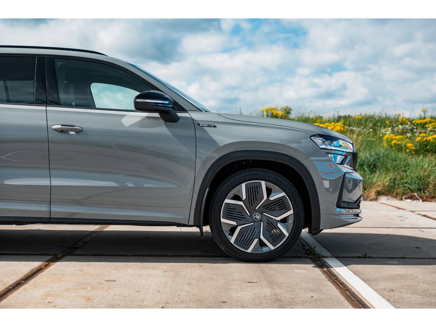 Škoda Kodiaq 1.5 TSI PHEV Sportline | PANO | TREKHAAK | 20" VELGEN | STEEL GREY