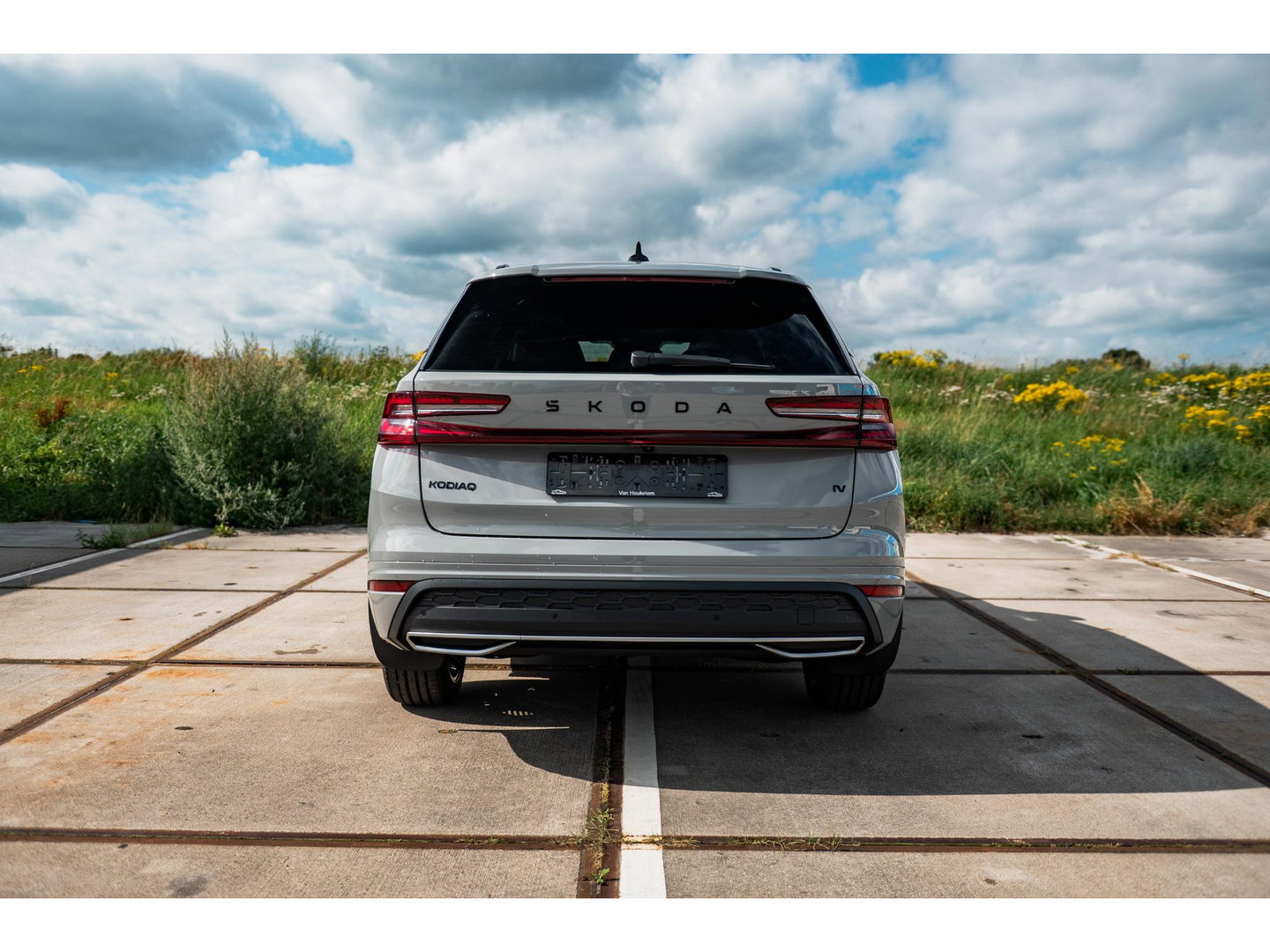 Škoda Kodiaq 1.5 TSI PHEV Sportline | PANO | TREKHAAK | 20" VELGEN | STEEL GREY