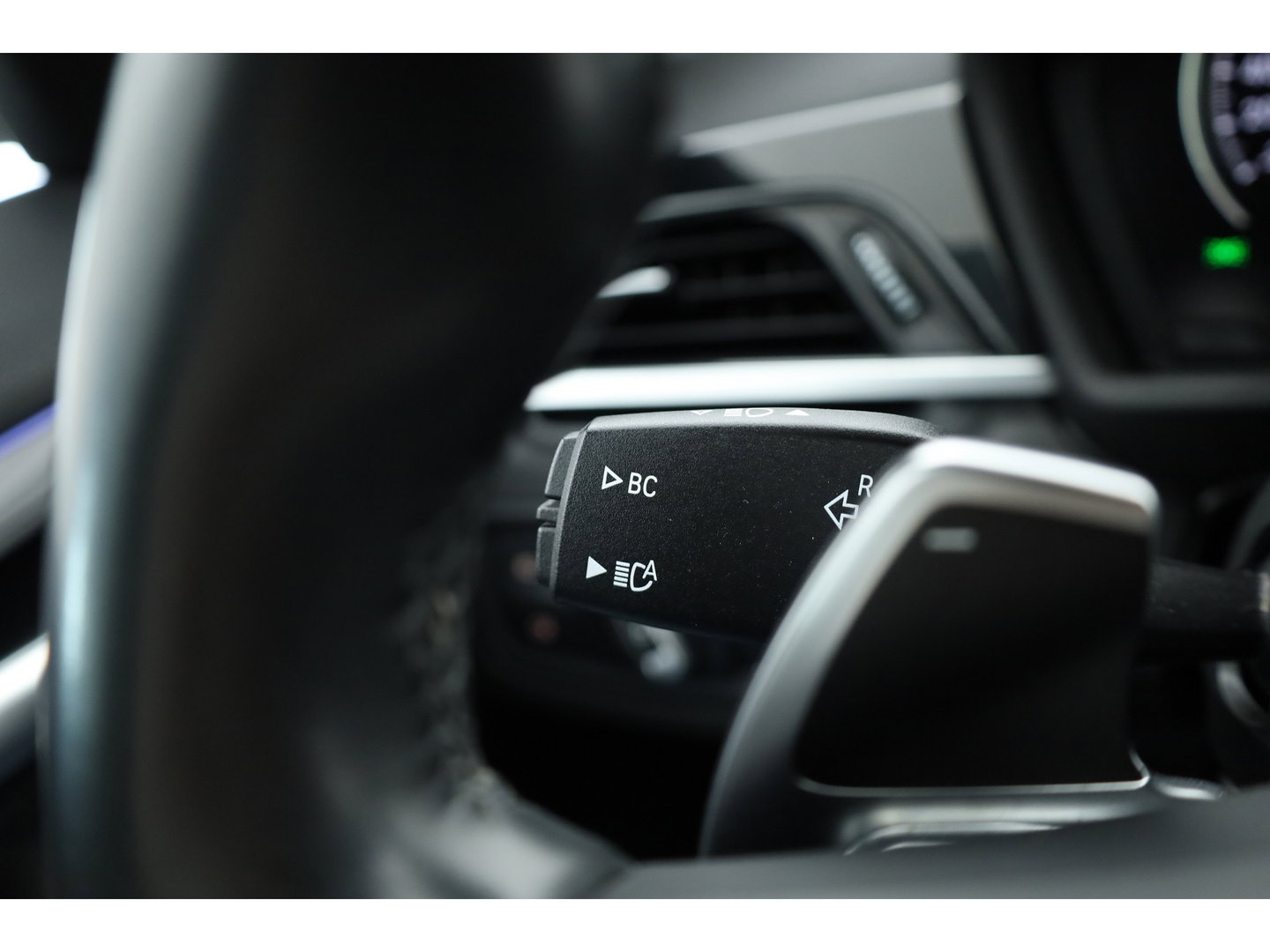BMW X2 xDrive20i M sport | High Executive | Rijklaar!! | HUD | Cruise | Navi + Apple CarPlay | Camera | Stoelverw. | Elek. Achterklep