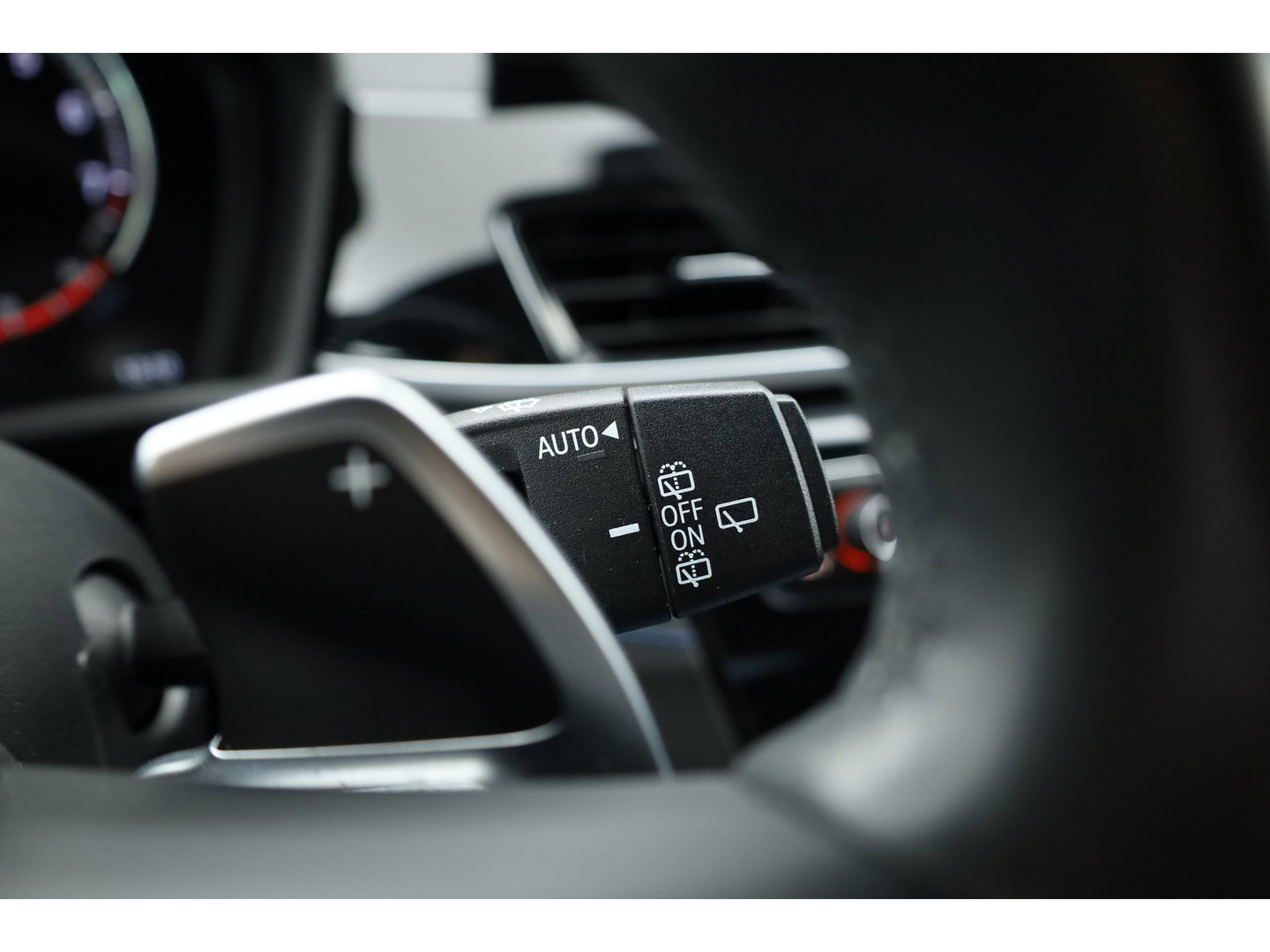 BMW X2 xDrive20i M sport | High Executive | Rijklaar!! | HUD | Cruise | Navi + Apple CarPlay | Camera | Stoelverw. | Elek. Achterklep