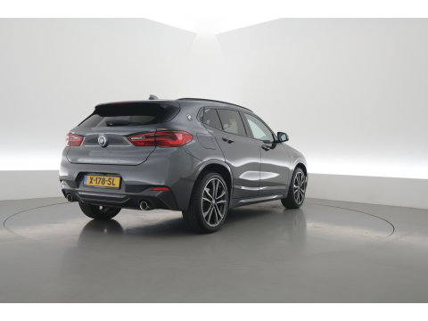 BMW X2 xDrive20i M sport | High Executive | Rijklaar!! | HUD | Cruise | Navi + Apple CarPlay | Camera | Stoelverw. | Elek. Achterklep