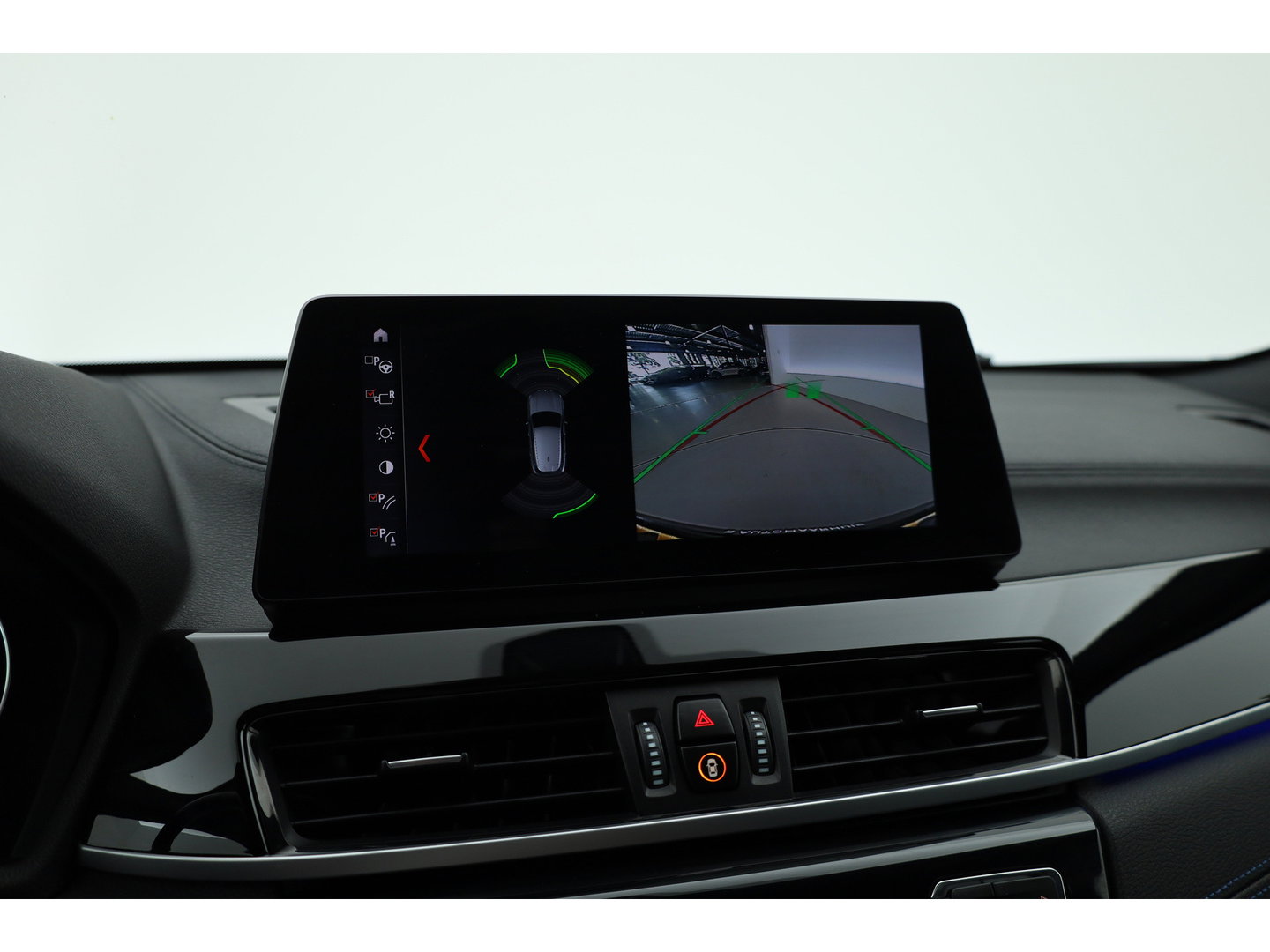 BMW X2 xDrive20i M sport | High Executive | Rijklaar!! | HUD | Cruise | Navi + Apple CarPlay | Camera | Stoelverw. | Elek. Achterklep
