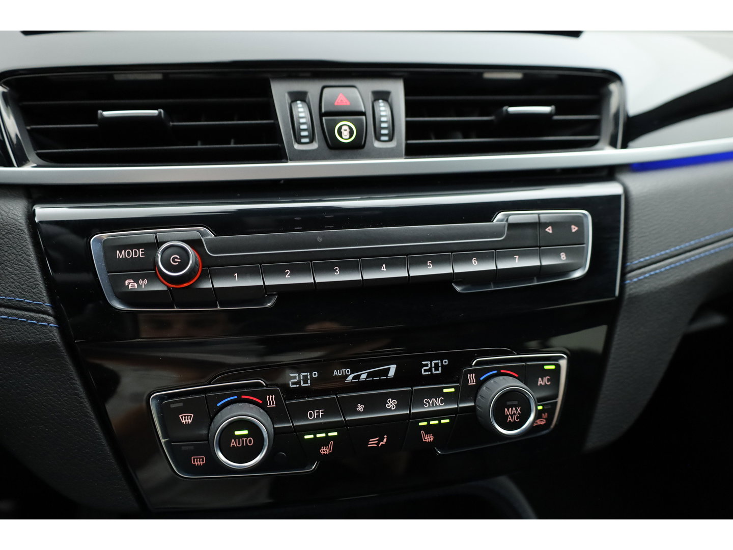 BMW X2 xDrive20i M sport | High Executive | Rijklaar!! | HUD | Cruise | Navi + Apple CarPlay | Camera | Stoelverw. | Elek. Achterklep