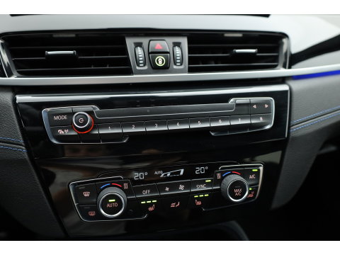 BMW X2 xDrive20i M sport | High Executive | Rijklaar!! | HUD | Cruise | Navi + Apple CarPlay | Camera | Stoelverw. | Elek. Achterklep