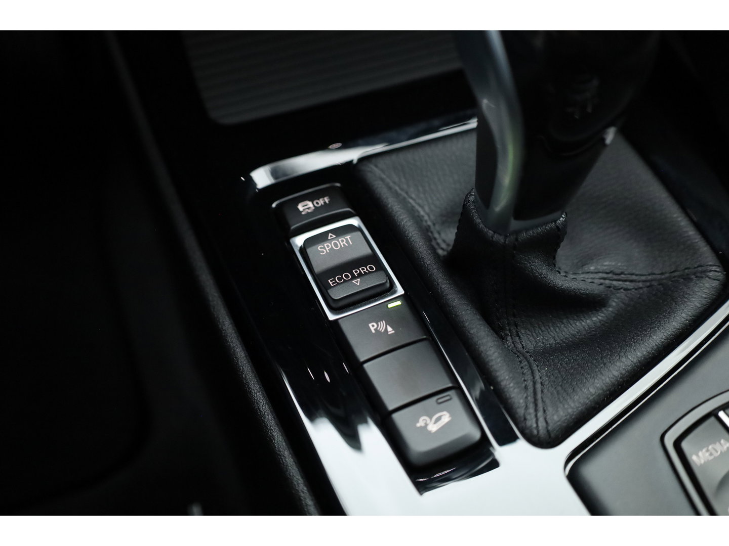 BMW X2 xDrive20i M sport | High Executive | Rijklaar!! | HUD | Cruise | Navi + Apple CarPlay | Camera | Stoelverw. | Elek. Achterklep