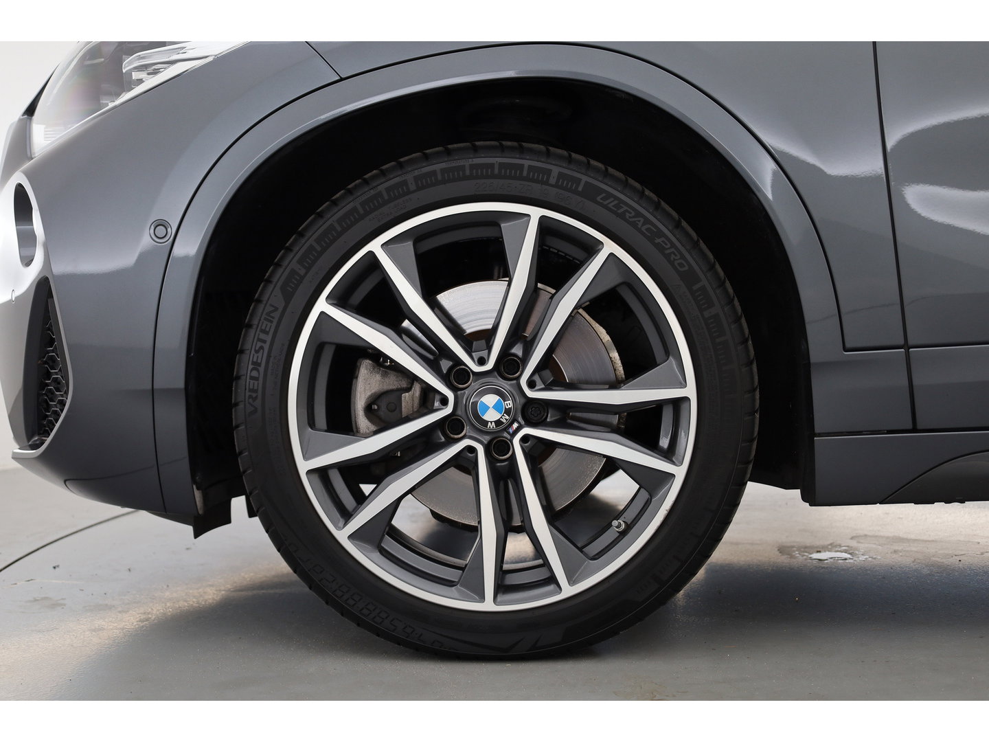 BMW X2 xDrive20i M sport | High Executive | Rijklaar!! | HUD | Cruise | Navi + Apple CarPlay | Camera | Stoelverw. | Elek. Achterklep