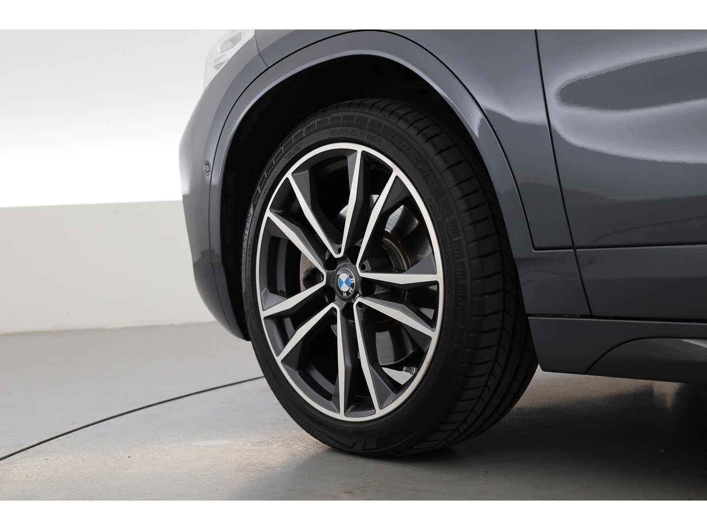 BMW X2 xDrive20i M sport | High Executive | Rijklaar!! | HUD | Cruise | Navi + Apple CarPlay | Camera | Stoelverw. | Elek. Achterklep