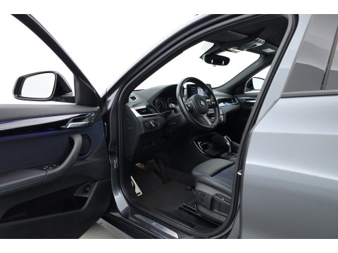 BMW X2 xDrive20i M sport | High Executive | Rijklaar!! | HUD | Cruise | Navi + Apple CarPlay | Camera | Stoelverw. | Elek. Achterklep