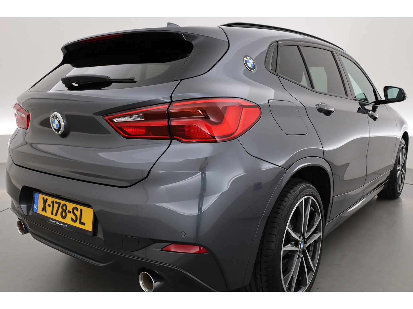 BMW X2 xDrive20i M sport | High Executive | Rijklaar!! | HUD | Cruise | Navi + Apple CarPlay | Camera | Stoelverw. | Elek. Achterklep