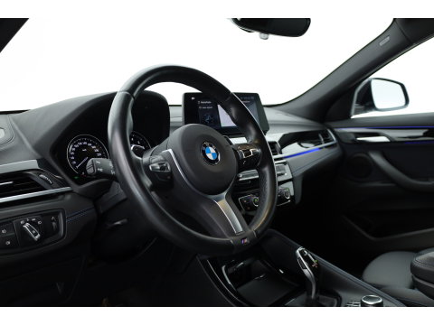 BMW X2 xDrive20i M sport | High Executive | Rijklaar!! | HUD | Cruise | Navi + Apple CarPlay | Camera | Stoelverw. | Elek. Achterklep