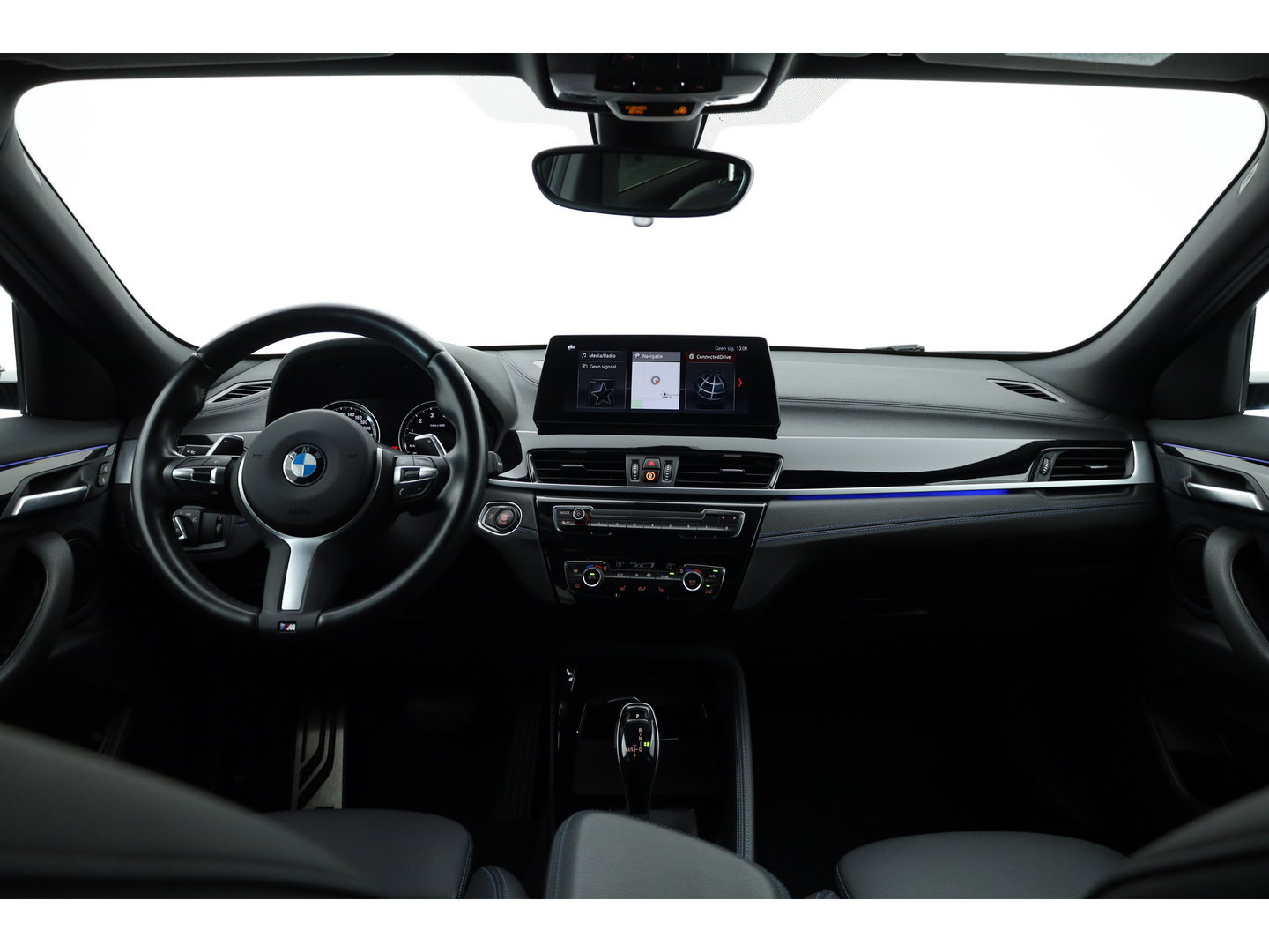 BMW X2 xDrive20i M sport | High Executive | Rijklaar!! | HUD | Cruise | Navi + Apple CarPlay | Camera | Stoelverw. | Elek. Achterklep