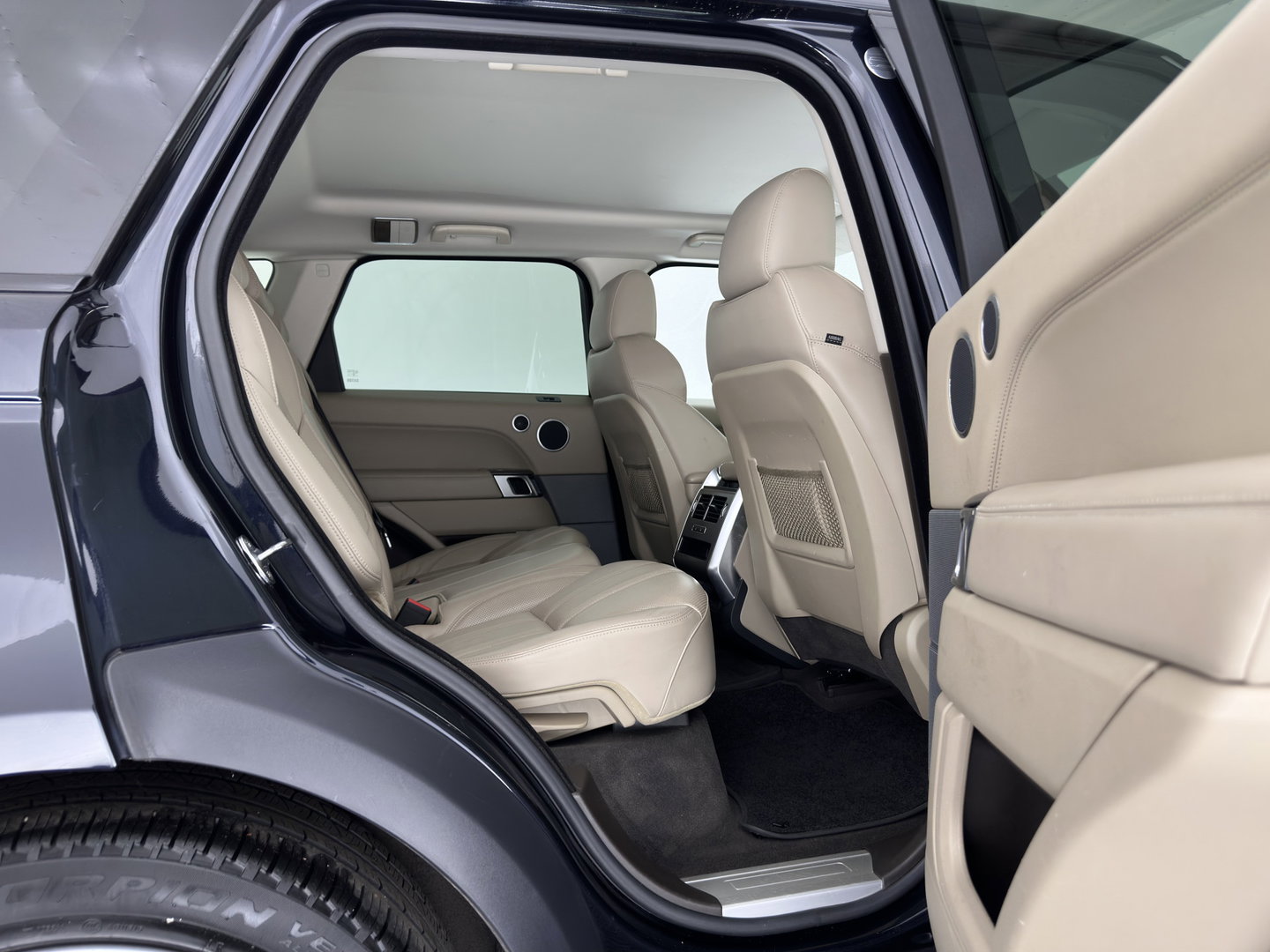 Land Rover Range Rover Sport 3.0 TDV6 HSE Dynamic Aut. *PANO | LEATHER | XENON | HEATED-COMFORTSEATS | NAVI-FULLMAP | KEYLESS | CAMERA | PRIVACY-GLASS | ECC | PDC | CRUISE | TOWBAR | 21''ALU*