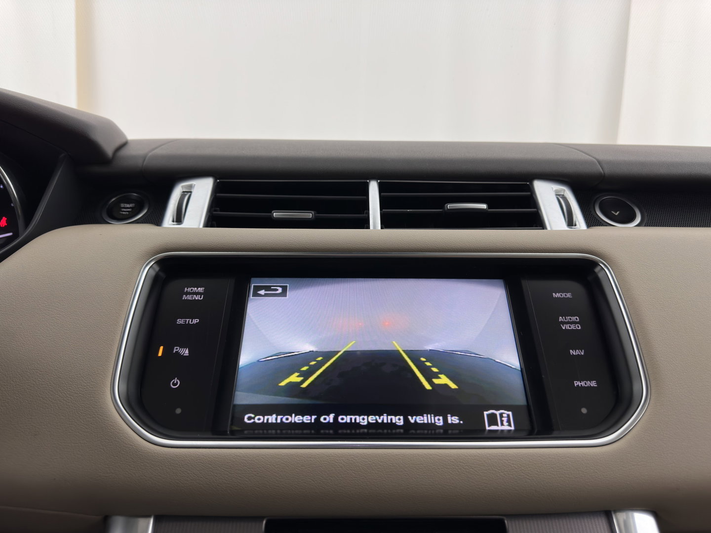 Land Rover Range Rover Sport 3.0 TDV6 HSE Dynamic Aut. *PANO | LEATHER | XENON | HEATED-COMFORTSEATS | NAVI-FULLMAP | KEYLESS | CAMERA | PRIVACY-GLASS | ECC | PDC | CRUISE | TOWBAR | 21''ALU*