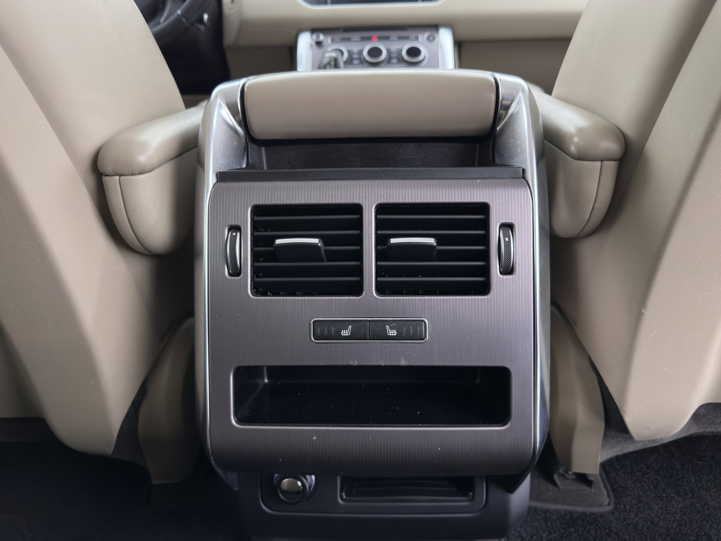 Land Rover Range Rover Sport 3.0 TDV6 HSE Dynamic Aut. *PANO | LEATHER | XENON | HEATED-COMFORTSEATS | NAVI-FULLMAP | KEYLESS | CAMERA | PRIVACY-GLASS | ECC | PDC | CRUISE | TOWBAR | 21''ALU*