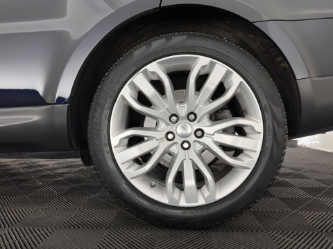 Land Rover Range Rover Sport 3.0 TDV6 HSE Dynamic Aut. *PANO | LEATHER | XENON | HEATED-COMFORTSEATS | NAVI-FULLMAP | KEYLESS | CAMERA | PRIVACY-GLASS | ECC | PDC | CRUISE | TOWBAR | 21''ALU*