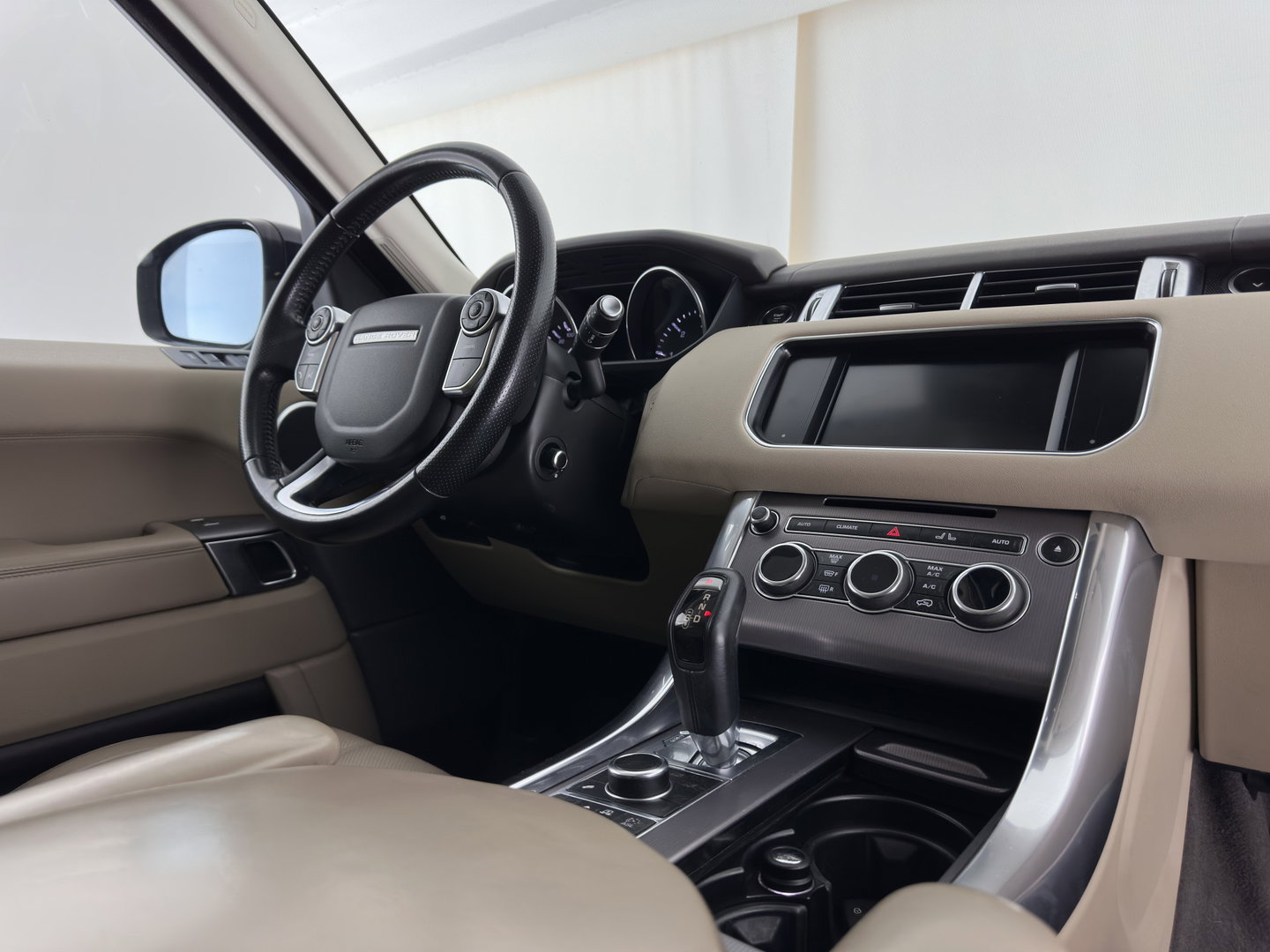 Land Rover Range Rover Sport 3.0 TDV6 HSE Dynamic Aut. *PANO | LEATHER | XENON | HEATED-COMFORTSEATS | NAVI-FULLMAP | KEYLESS | CAMERA | PRIVACY-GLASS | ECC | PDC | CRUISE | TOWBAR | 21''ALU*