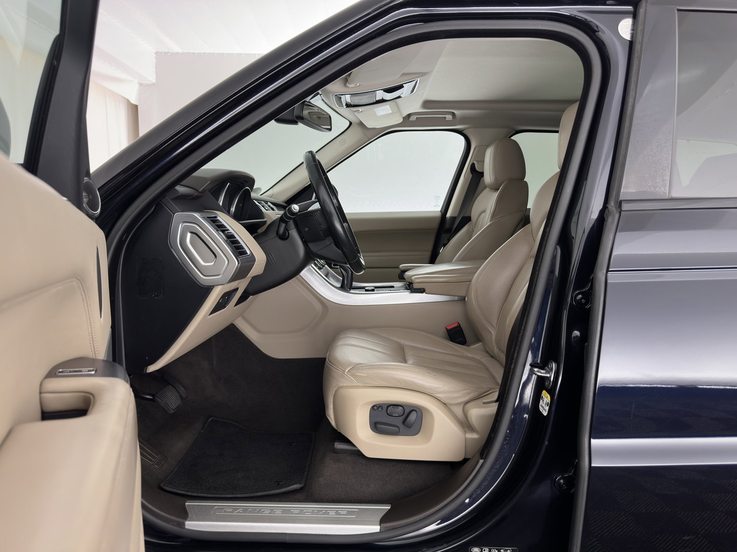 Land Rover Range Rover Sport 3.0 TDV6 HSE Dynamic Aut. *PANO | LEATHER | XENON | HEATED-COMFORTSEATS | NAVI-FULLMAP | KEYLESS | CAMERA | PRIVACY-GLASS | ECC | PDC | CRUISE | TOWBAR | 21''ALU*