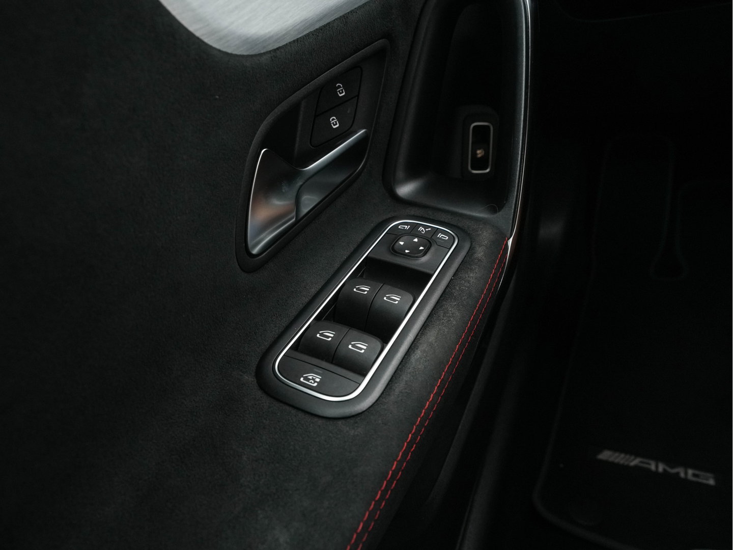 Mercedes-Benz CLA-Klasse Shooting Brake 200 AMG-Sportpack Business Solution (INCL-BTW) Aut. *LEATHER-MICROFIBRE | FULL-LED | HEATED-SPORTSEATS | DIGI-COCKPIT | DAB+ | NAVI-FULLMAP | CAMERA | PRIVACYGLASS | SHIFTPADDLES | 18''ALU*