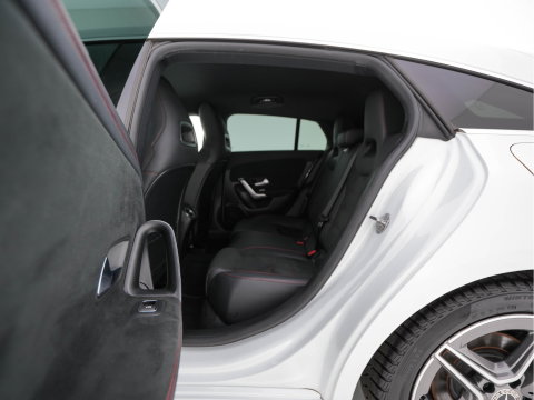 Mercedes-Benz CLA-Klasse Shooting Brake 200 AMG-Sportpack Business Solution (INCL-BTW) Aut. *LEATHER-MICROFIBRE | FULL-LED | HEATED-SPORTSEATS | DIGI-COCKPIT | DAB+ | NAVI-FULLMAP | CAMERA | PRIVACYGLASS | SHIFTPADDLES | 18''ALU*