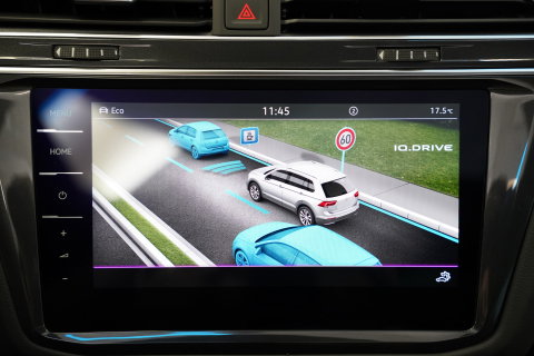 Volkswagen Tiguan 1.4 TSI eHybrid R-Line Business+ 360 Camera Head-Up Blindspot Leder (24 Maanden garantie* (Vraag naar de voorwaarden)