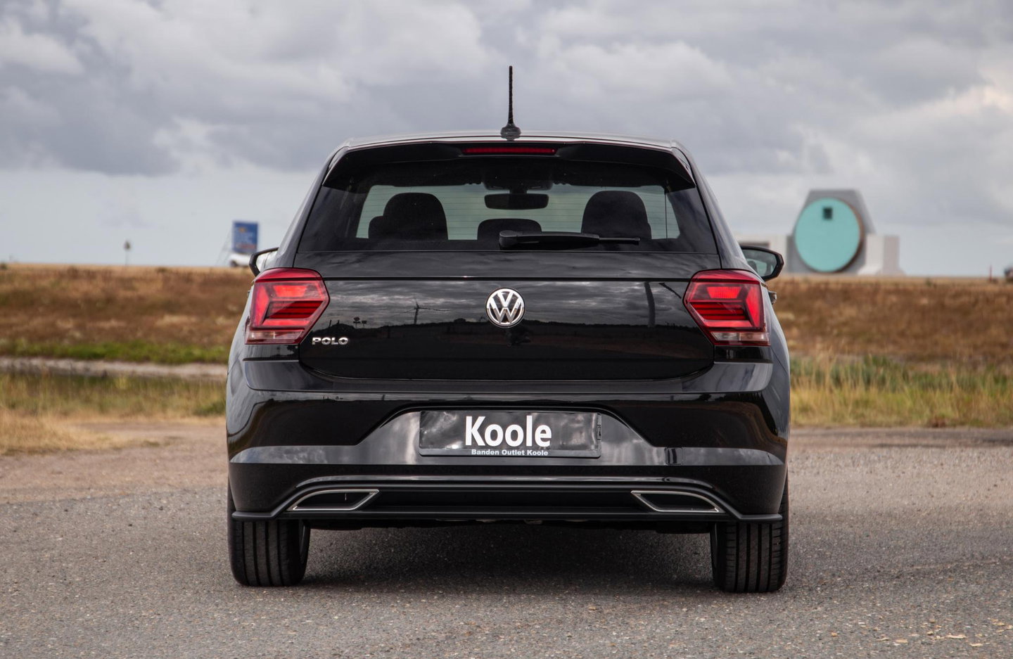 Volkswagen Polo 1.0 TSI Highline R-LINE / CARPLAY / NAVI / ZWART / 5 DEURS