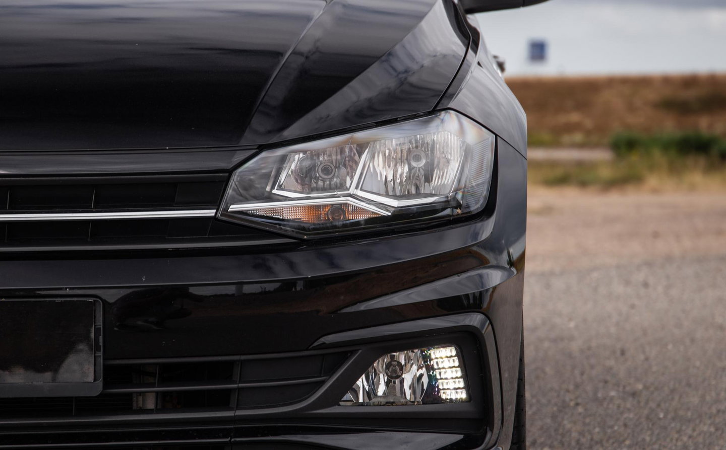 Volkswagen Polo 1.0 TSI Highline R-LINE / CARPLAY / NAVI / ZWART / 5 DEURS