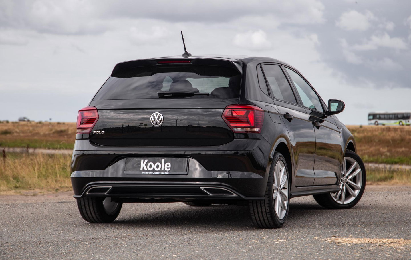 Volkswagen Polo 1.0 TSI Highline R-LINE / CARPLAY / NAVI / ZWART / 5 DEURS