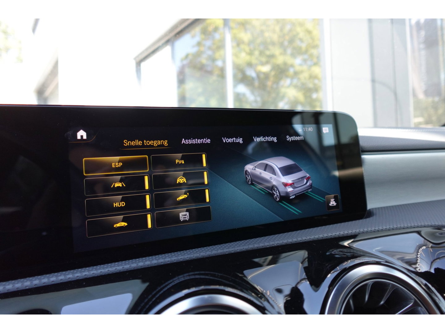 Mercedes-Benz A-Klasse 250 e Business Solution AMG PANO HUD CAM