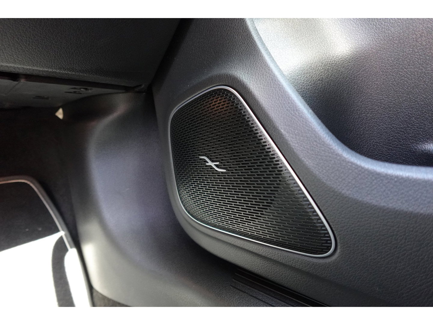 Mercedes-Benz A-Klasse 250 e Business Solution AMG PANO HUD CAM