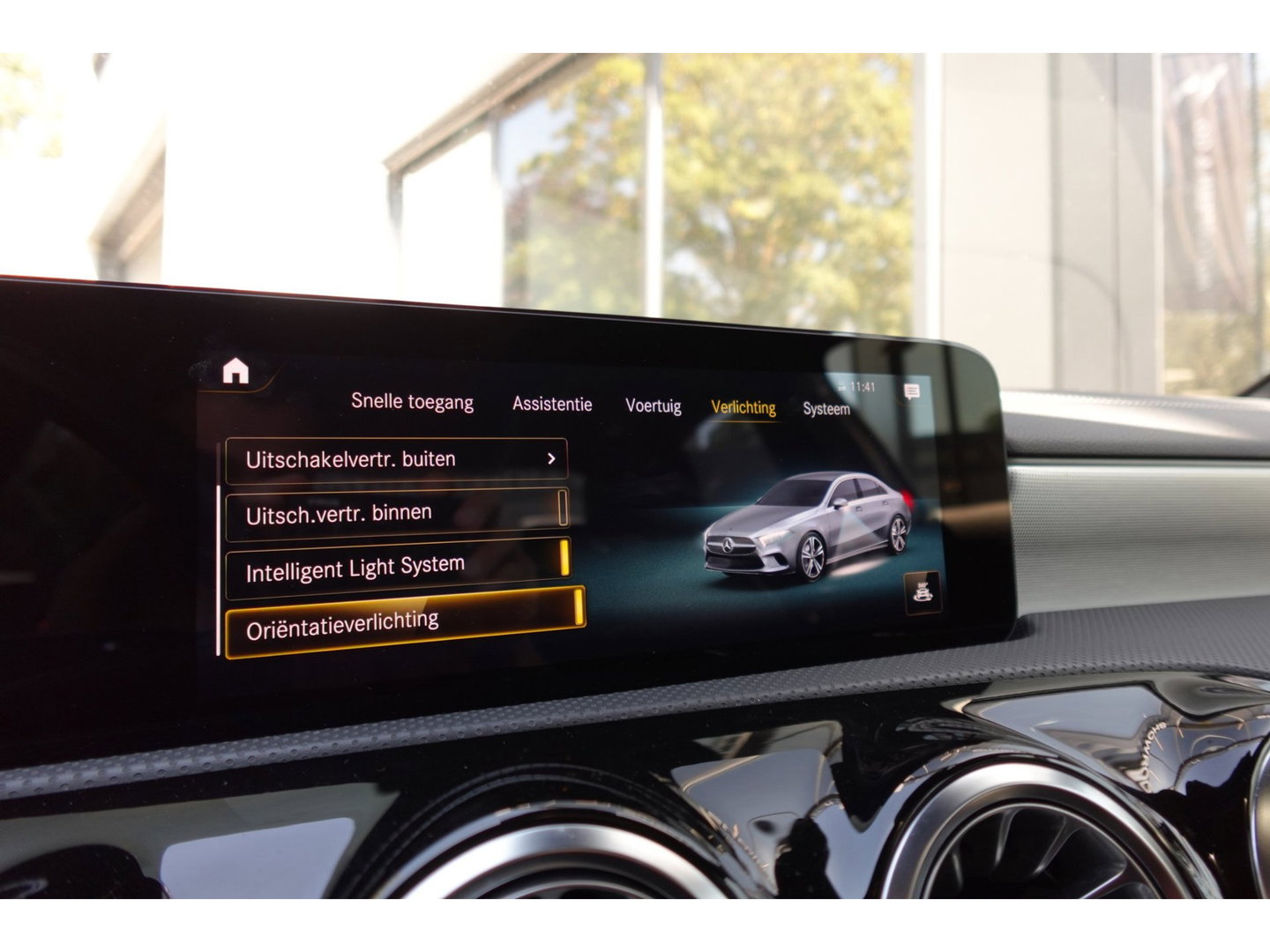 Mercedes-Benz A-Klasse 250 e Business Solution AMG PANO HUD CAM