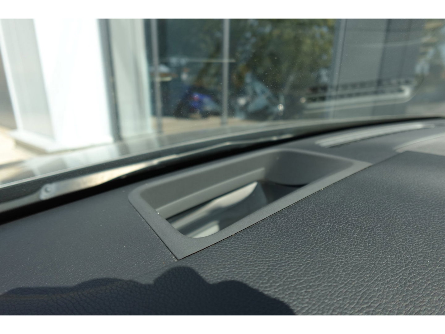 Mercedes-Benz A-Klasse 250 e Business Solution AMG PANO HUD CAM