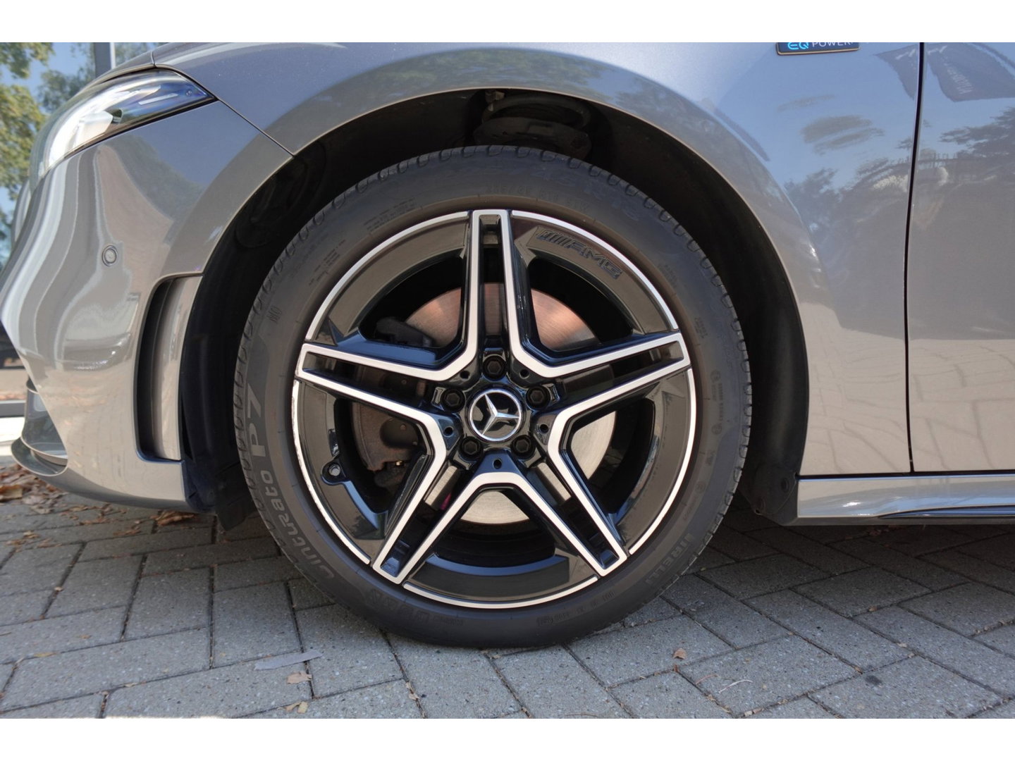 Mercedes-Benz A-Klasse 250 e Business Solution AMG PANO HUD CAM