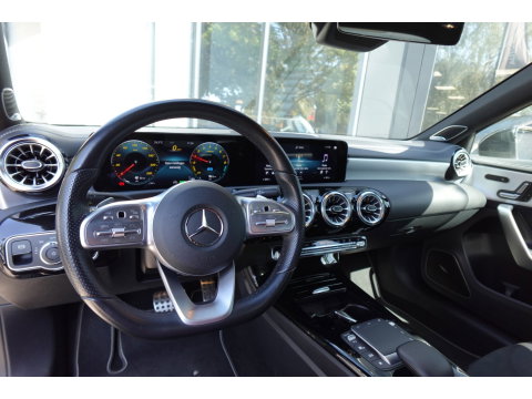 Mercedes-Benz A-Klasse 250 e Business Solution AMG PANO HUD CAM