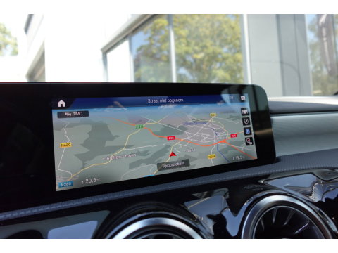 Mercedes-Benz A-Klasse 250 e Business Solution AMG PANO HUD CAM