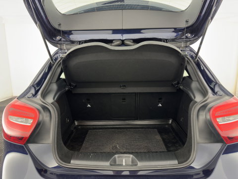 Mercedes-Benz A-Klasse 180 d Business Solution Aut. *LEATHER-FABRIC | NAVI-FULLMAP | CAMERA | AIRCO | CRUISE | TOWBAR | 16''ALU*
