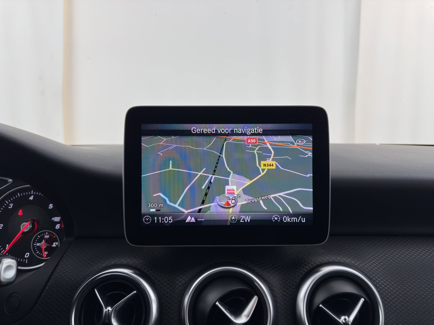 Mercedes-Benz A-Klasse 180 d Business Solution Aut. *LEATHER-FABRIC | NAVI-FULLMAP | CAMERA | AIRCO | CRUISE | TOWBAR | 16''ALU*